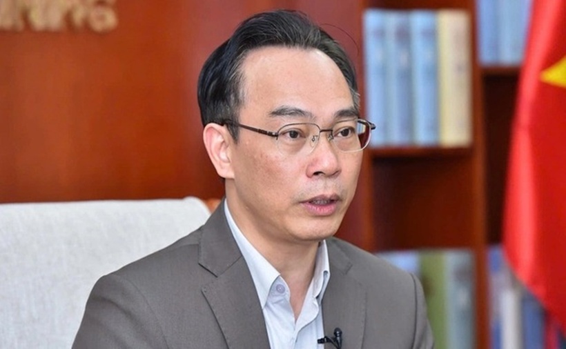 Ông Hoàng Minh Sơn, Thứ trưởng Bộ Giáo dục và Đào tạo giữ chức Chủ tịch Hội đồng, Giám đốc Đại học Quốc gia Hà Nội.