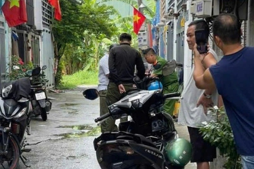 Công an có mặt tại hiện trường nơi xảy ra vụ việc. (Ảnh: Dân trí)