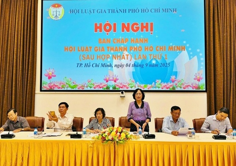 Bà Ung Thị Xuân Hương phát biểu tại hội nghị.