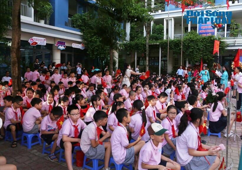 Bộ GD&ĐT yêu cầu các trường kết thúc hoạt động riêng trước 8h để đồng loạt tham gia lễ khai giảng năm học mới chung.