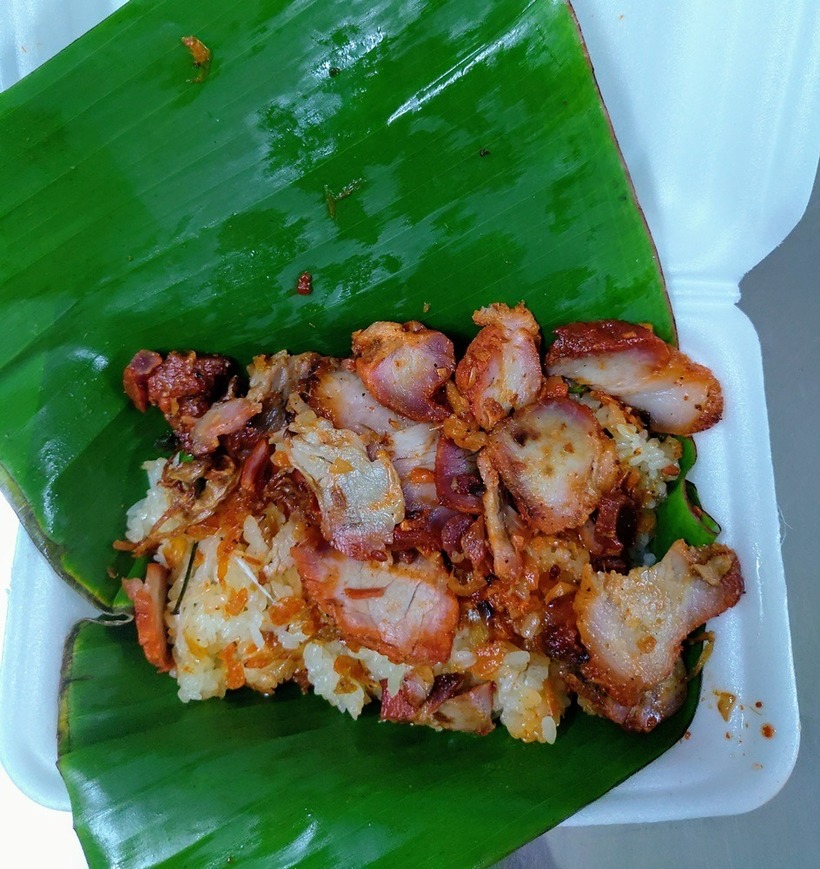 Quầy xôi TP.HCM gần 20 tuổi ở chợ Bà Chiểu là một trong những địa chỉ quen thuộc của tín đồ thích ăn xôi.