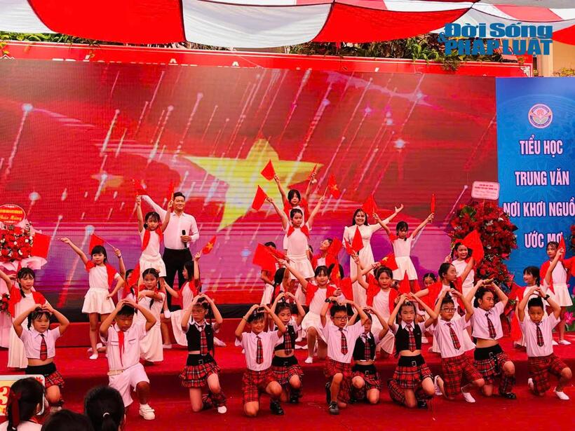 Lễ khai giảng chính thức diễn ra từ 8h đến 9h30 sáng 5/9 tại Trung tâm hội nghị quốc gia (Hà Nội), được truyền hình trực tiếp và kết nối đến toàn bộ cơ sở giáo dục từ mầm non, phổ thông, cao đẳng, đại học đến giáo dục nghề nghiệp trên cả nước.