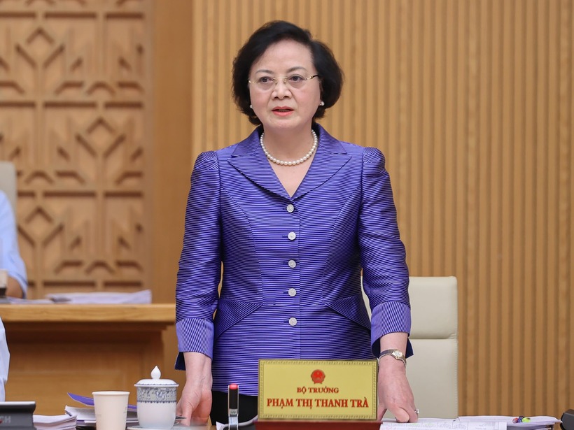 Bộ trưởng Nội vụ Phạm Thị Thanh Trà phát biểu tại phiên họp. (Ảnh: VGP)