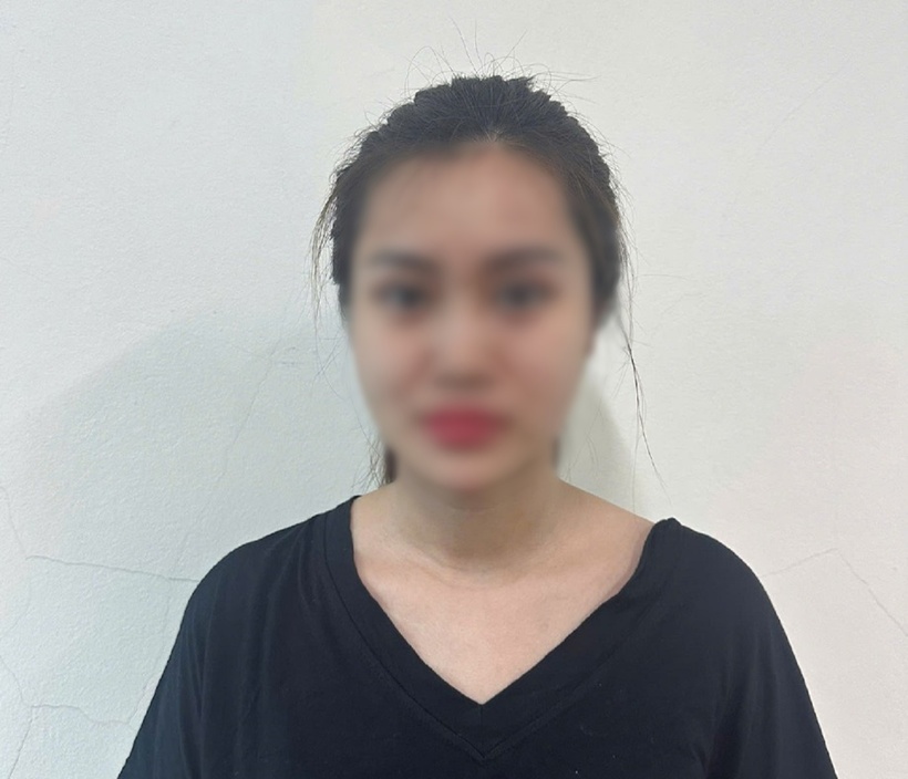 "Nữ quái" 22 tuổi xinh đẹp đặt mua Pod Chill trên mạng rồi tìm "khách hàng" bán kiếm lời. Ảnh: Báo Lào Cai