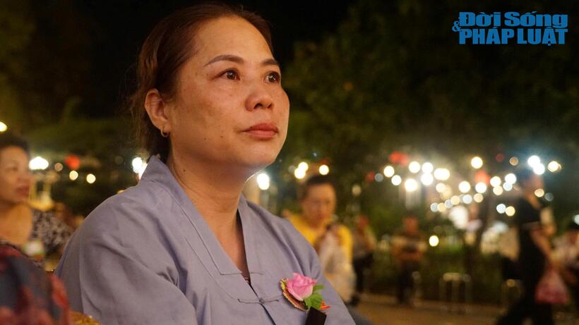 Người phụ nữ thương nhớ người mẹ vừa mất 21 ngày của mình trong ngày lễ Vu Lan