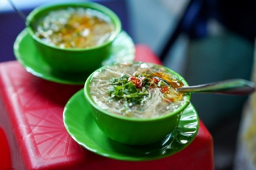 Nếu bạn đang tìm quán ăn sáng Sài Gòn thì chắc chắn không thể bỏ qua món súp cua siêu ngon ở Nhà thờ Đức Bà.