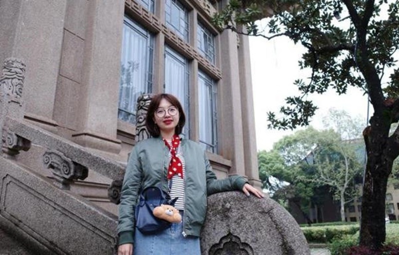 Tiểu Ba La rời bỏ công việc mức lương 1,3 tỷ/năm về quê bán hoa. Ảnh: 163