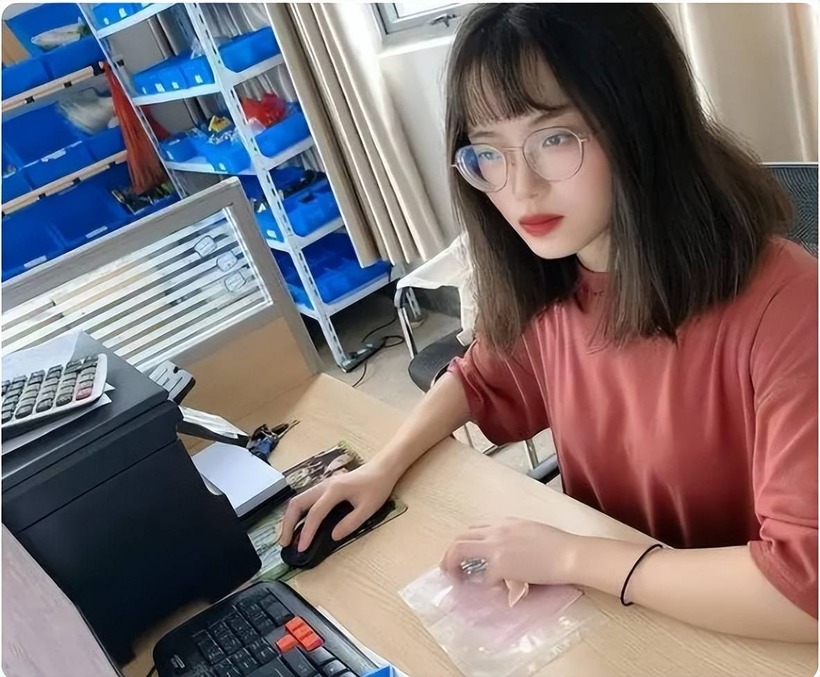 Một ngày làm việc của Tôn Trác bắt đầu từ lúc 6h sáng. Ảnh: Sohu