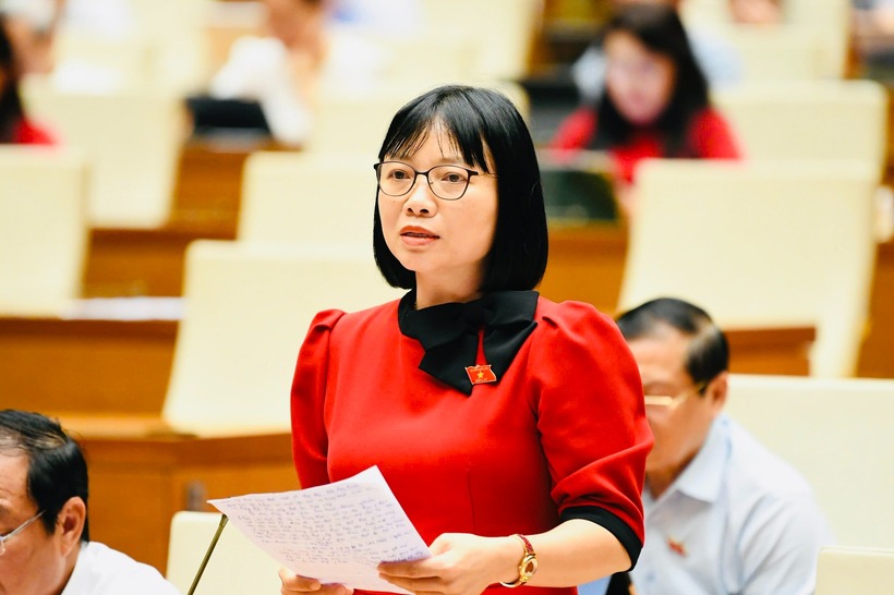 ĐBQH Nguyễn Thị Việt Nga - Phó Trưởng Đoàn chuyên trách Đoàn ĐBQH Thành phố Hải Phòng.
