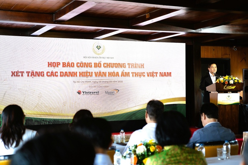 Ông Nguyễn Quốc Kỳ – Chủ tịch VCCA chia sẻ tại buổi Họp báo