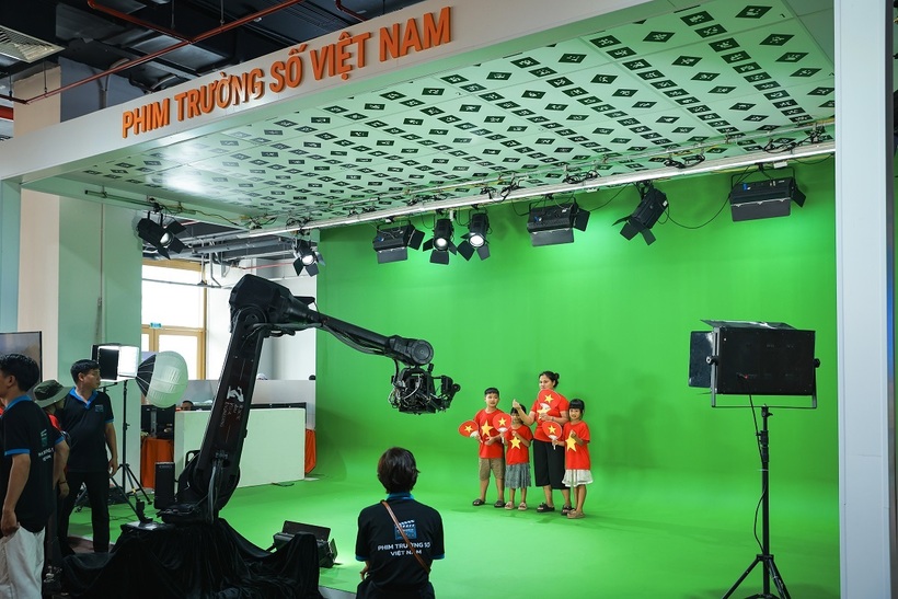 Chỉ còn 5 ngày để khám phá triển lãm lớn nhất lịch sử với những trải nghiệm có 1-0-2  - 12