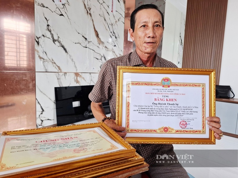 Ông Thanh Sự Ông Huỳnh Thanh Sự, ở phường Tân Thành, trở thành tỷ phú Cà Mau với mô hình nuôi tôm độc đáo. Ảnh: Dân Việt