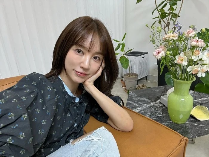 Yoon Eun Hye còn từng bị ném trứng sống trong lúc biểu diễn