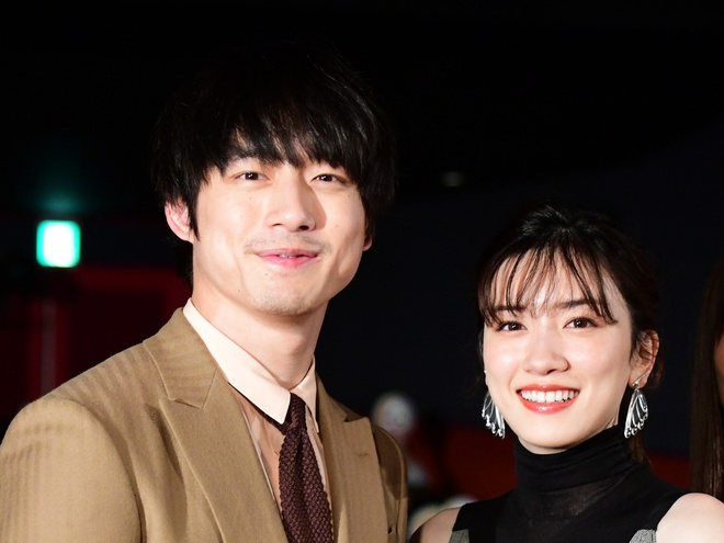 Sakaguchi Kentaro và Nagano Mei xuất hiện tại buổi ra mắt phim Masked Ward. Ảnh: crank.