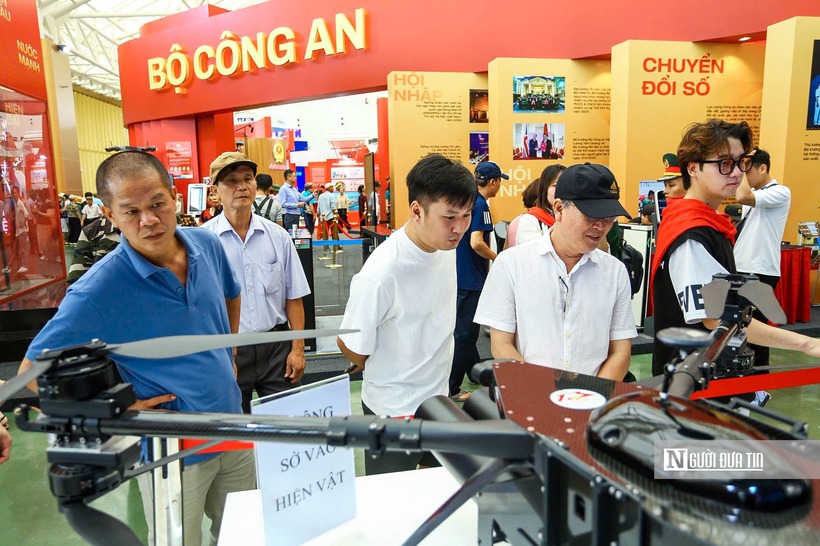 Hàng nghìn người dân đổ về triển lãm thành tựu đất nước trong ngày cuối cùng mở cửa - 8