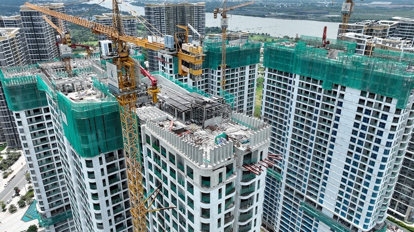 4 tòa căn hộ The Opus One đều đã cất nóc vào tháng 7/2025