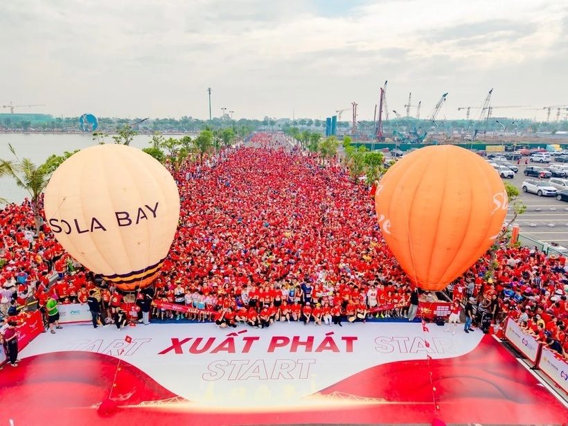 Giải chạy “Việt Nam tôi đó” tại VEC thu hút hơn 20.000 người tham gia, lập kỷ lục về giải chạy có số lượng người mặc áo cờ đỏ sao vàng lớn nhất Việt Nam