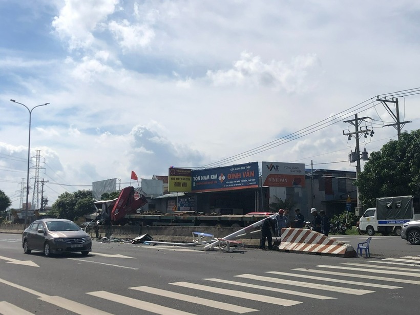 Hiện trường vụ tai nạn. Ảnh: Báo Thanh niên.