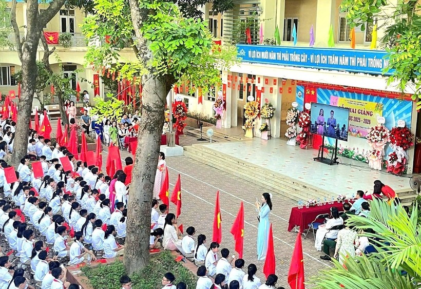 Lễ khai giảng của Trường THCS Mỹ Đình 2. Ảnh: VietNamnet