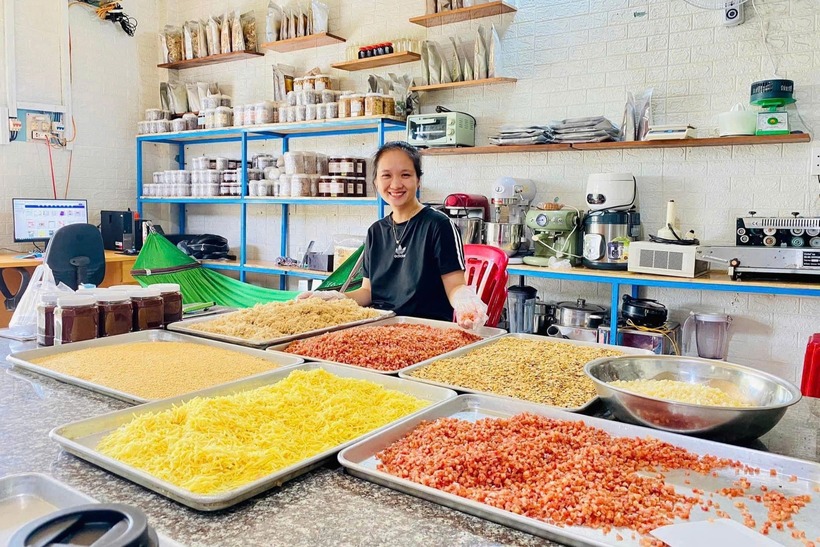 Quyết định từ bỏ một công việc ổn định để khởi nghiệp làm bánh đã khiến chị Hạnh vấp phải không ít lời chê cười. Ảnh: Dân trí