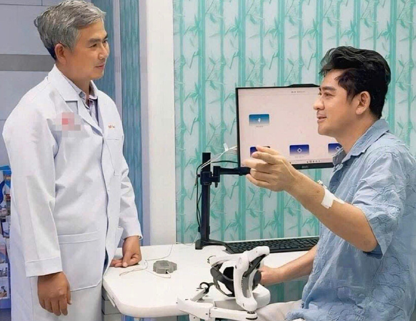 TS.BS Trần Chí Cương đang trực tiếp theo dõi, điều trị cho nghệ sĩ Huỳnh Anh Tuấn.