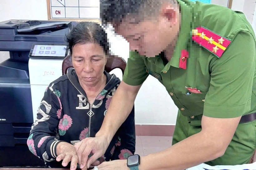 Bị can Nguyễn Thị Nhị tại cơ quan công an. (Ảnh: Công an cung cấp)