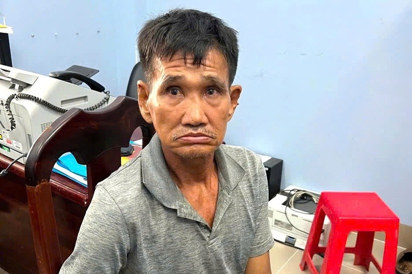 Quân bị công an tạm giữ hình sự vì đưa bé gái vào vườn mãng cầu. (Ảnh: Dân trí)