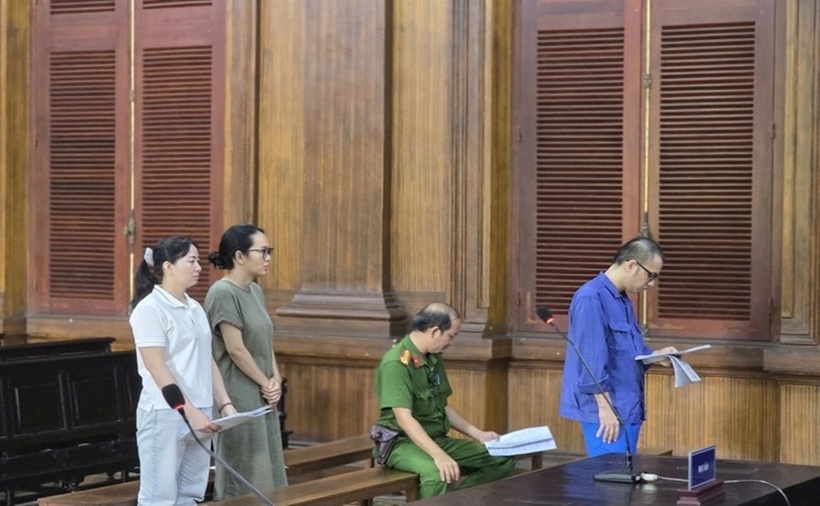 3 nhân viên ngân hàng tại tòa. (Ảnh: Tuổi trẻ)