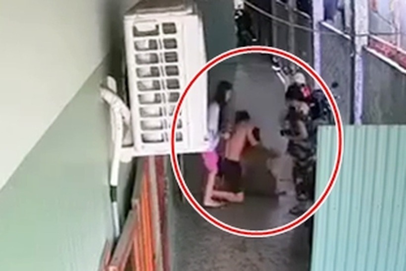 Trích xuất camera, phát hiện hình ảnh đau lòng. Ảnh: Dân Trí