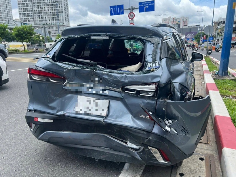 CSGT phối hợp đơn vị quản lý hầm ghi nhận hiện trường, di dời phương tiện để giải tỏa. Nguyên nhân ban đầu được cho là do các tài xế không giữ khoảng cách an toàn.