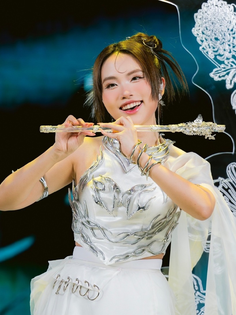 Số tiền mà Phương Mỹ Chi kiếm được từ nền tảng YouTube một tháng qua khiến cư dân mạng choáng.