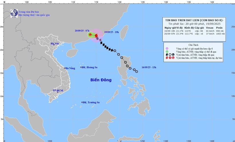 Bản đồ dự báo quỹ đạo và cường độ bão. Ảnh: NCHMF