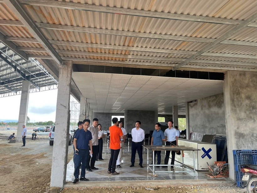 Phó Cục trưởng Cục Đường bộ Việt Nam Ngô Lâm kiểm tra hiện trường các trạm dừng nghỉ