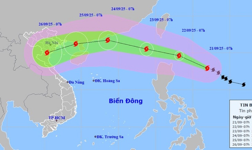 Dự báo vị trí và hướng di chuyển bão Ragasa lúc 7h sáng 21/9. Ảnh: NCHMF
