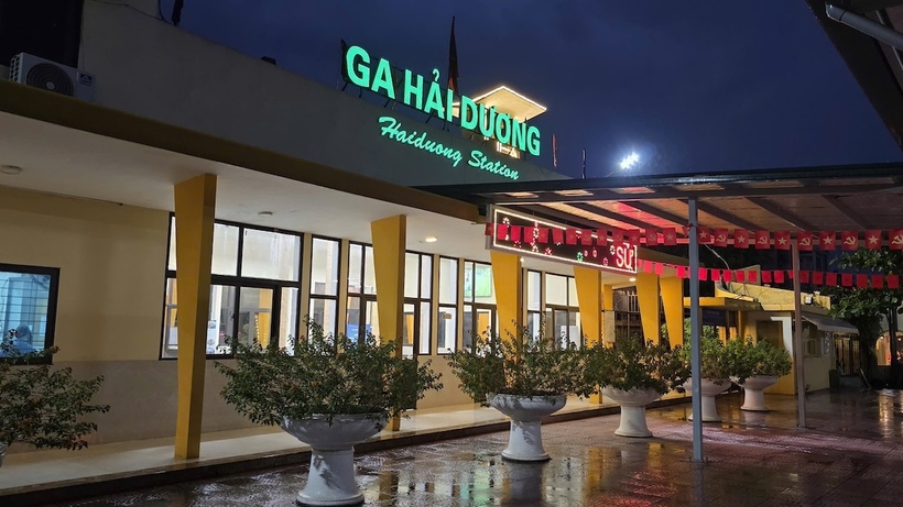 Chuyến tàu HP15 xuất phát từ ga Hải Dương lúc 6h từ thứ hai đến thứ sáu hàng tuần