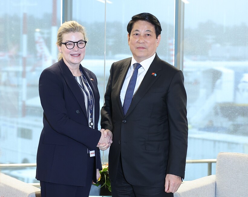 Chủ tịch nước Lương Cường tiếp Chủ tịch kiêm Tổng giám đốc Tập đoàn máy bay thương mại Boeing – Stephanie Pope tại Seattle