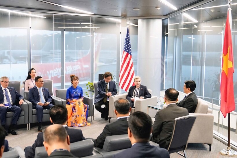 Chủ tịch Vietjet – Tiến sĩ Nguyễn Thị Phương Thảo phát biểu tại buổi tiếp