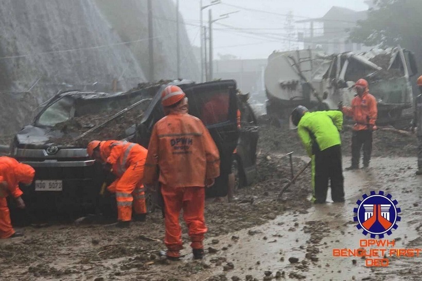 Hiện trường vụ lở đất ở đảo Luzon. Ảnh: Sở Công trình công cộng và đường cao tốc vùng Cordillera của Philippines/Facebook