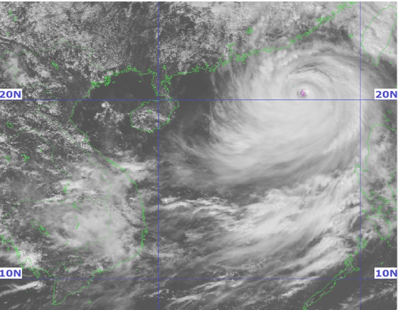 Hướng đi của bão Ragasa vào 13h ngày 23/9. (Ảnh: nchmf)