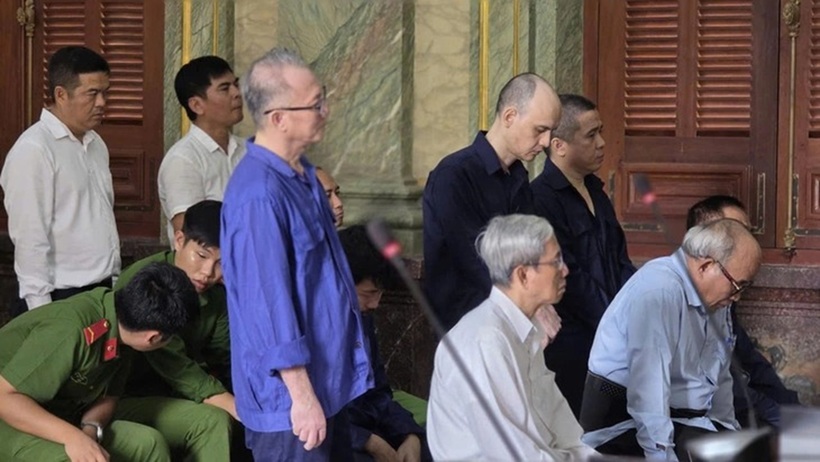 Các bị cáo tại tòa. Ảnh: Tuổi Trẻ