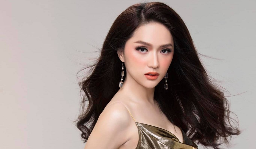 Hương Giang cũng được đánh giá là tỏa sáng nhờ nội lực bền bỉ, sự sáng tạo và tinh thần tự hào, qua đó khắc họa hình ảnh người phụ nữ Việt Nam hiện đại, mạnh mẽ.