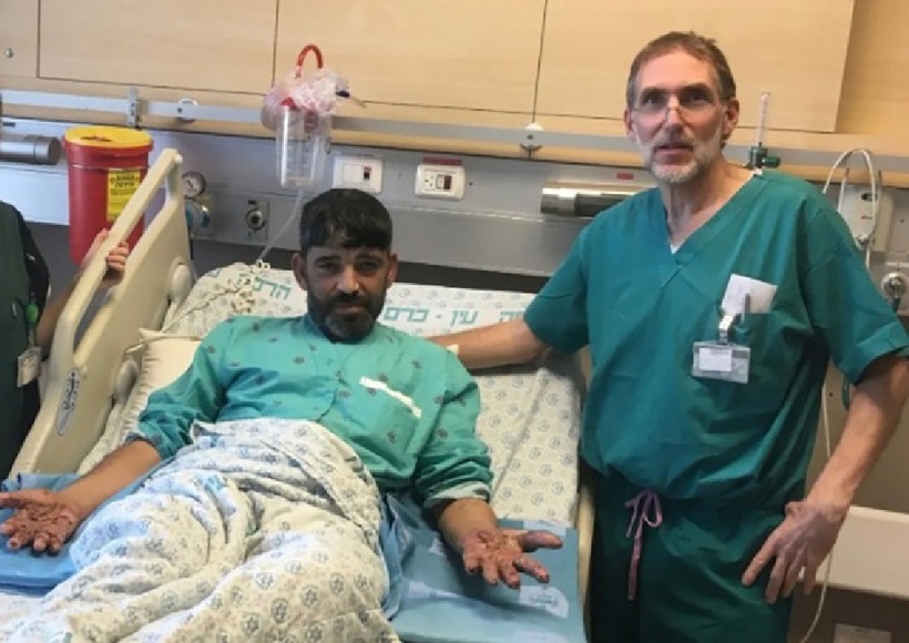 Mahmoud Talulli sau khi được phẫu thuật năm 2019. Ảnh: Hadassah University Medical Center