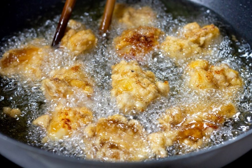 Dầu mỡ trong đồ chiên rán sẽ làm gián đoạn hoạt động bình thường của thận