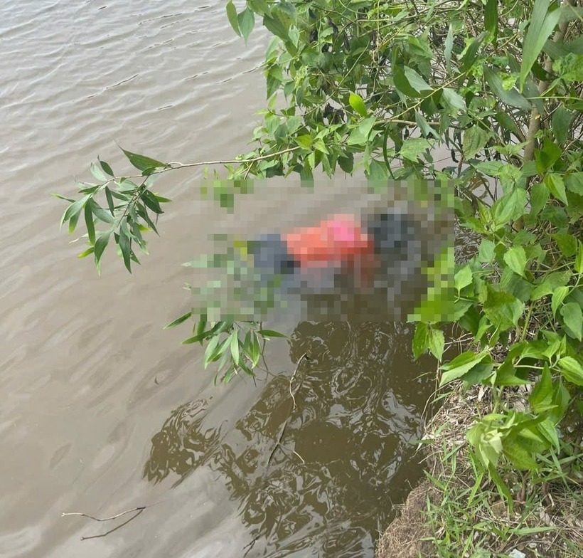 Hiện trường nơi phát hiện thi thể nạn nhân. Ảnh: Dân Việt