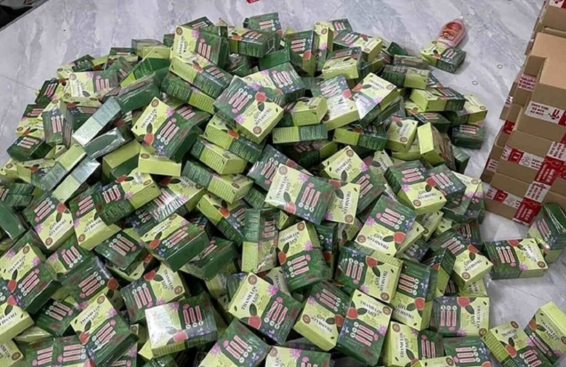 Tang vật trong vụ án mà các đối tượng bị khởi tố. Ảnh: Lao động