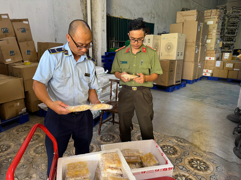 Hà Nội: Liên tiếp phát hiện hàng loạt vi phạm kinh doanh dịp Tết Trung thu 2025 - 4