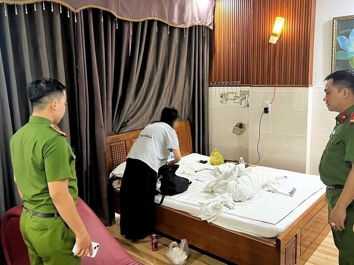 Nữ sinh viên 18 tuổi bị "bắt cóc online", được công an giải cứu kịp thời. Ảnh: VTC News