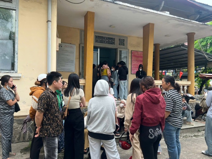 Tính đến nay, Công an xã Xuân Thới Sơn tiếp nhận hơn 50 người trình báo và khả năng còn rất nhiều hụi viên ở nhiều tỉnh, thành khác. (Ảnh: VietnamNet)