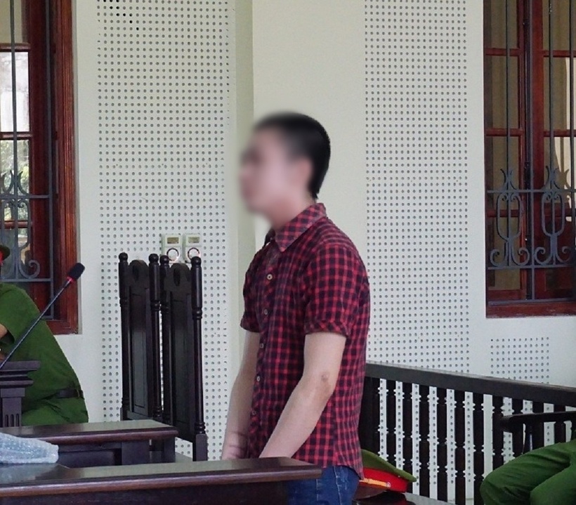 Hình ảnh bị cáo tại phiên xét xử. Ảnh: Tuổi Trẻ