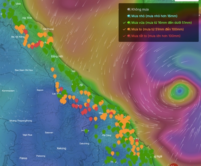 Mưa lớn trong cơn bão số 10 nguy cơ xảy ra nhiều hình thái thiên tai nguy hiểm. Ảnh: VRAIN